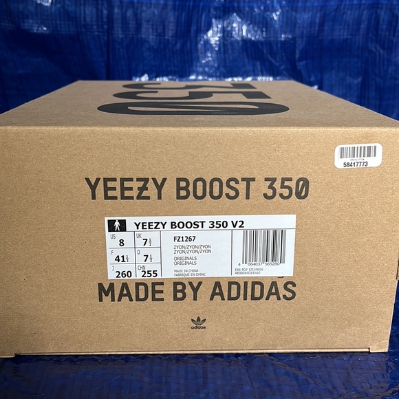 Yeezys 350 v2 Zyon - Picture 3 of 8
